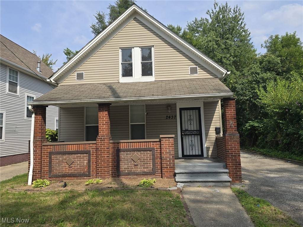 Cleveland, OH 44104,2437 E 84 ST