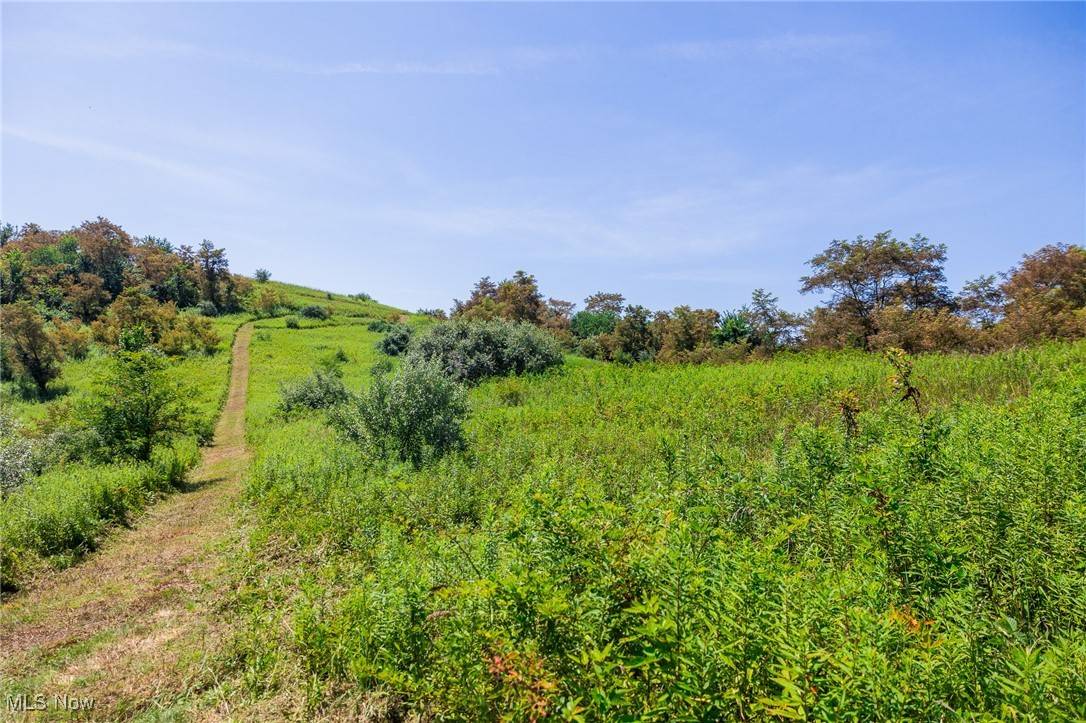 Newcomerstown, OH 43832,21221 Township Rd 257