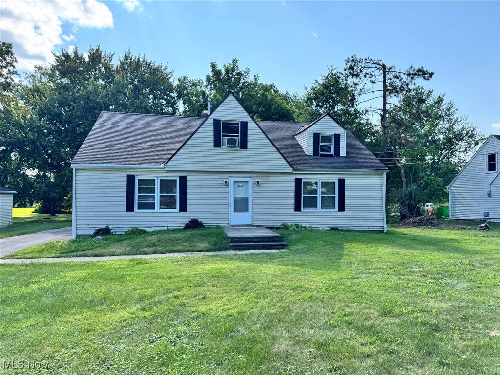 Bedford Heights, OH 44146,5696 Columbia DR