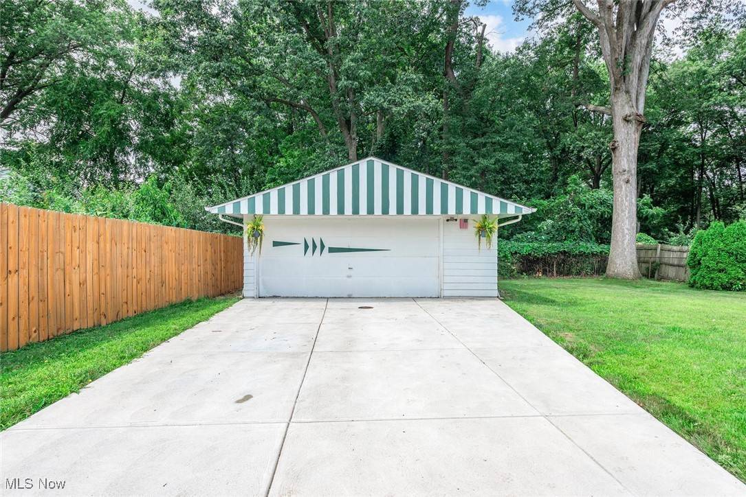 Parma Heights, OH 44130,6258 Anita DR