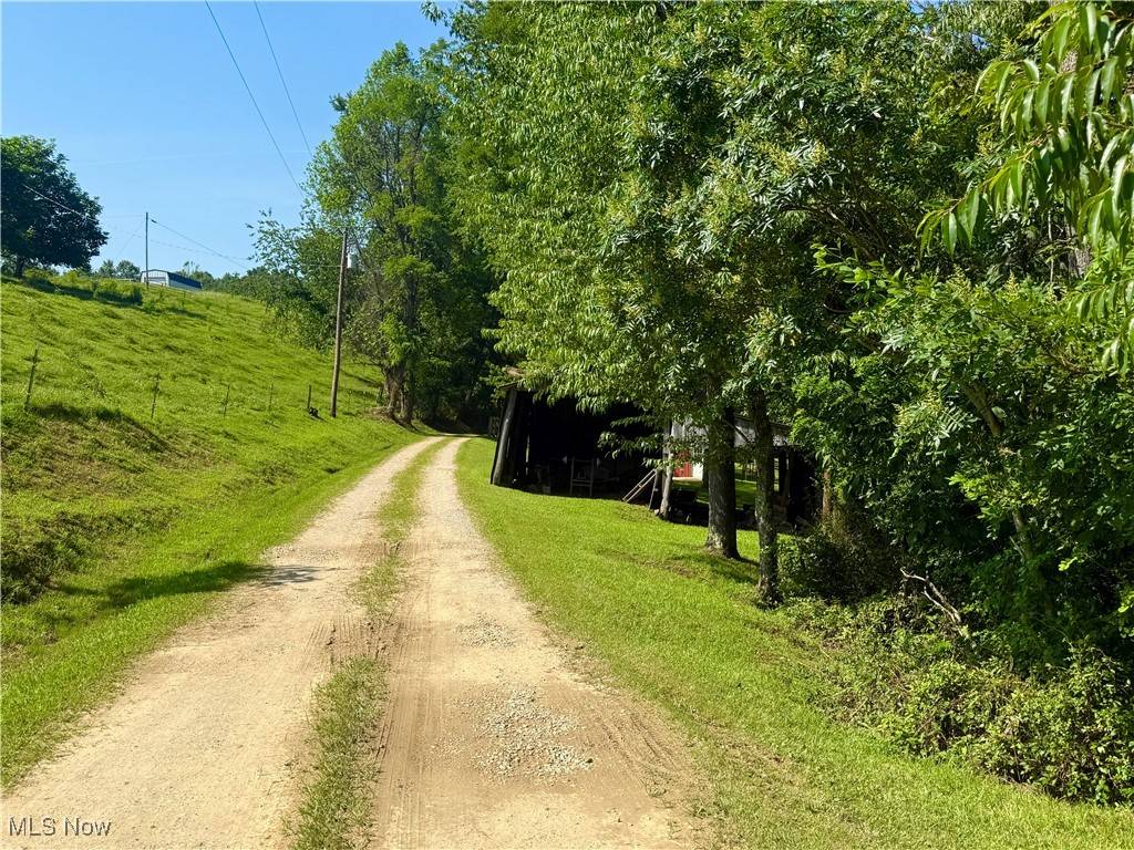 St Marys, WV 26170,256 Little Ridge RD