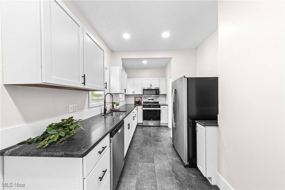 Shaker Heights, OH 44120,14605 S Woodland RD