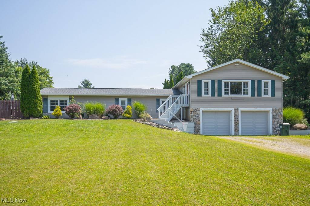 Chagrin Falls, OH 44023,18833 Riverview DR