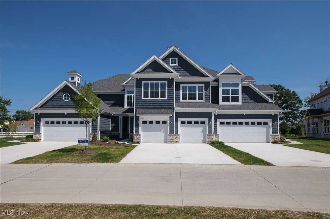 Avon Lake, OH 44012,504 Port Side DR
