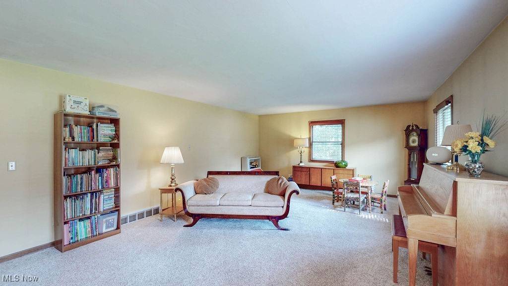 Kent, OH 44240,7693 Ferguson RD