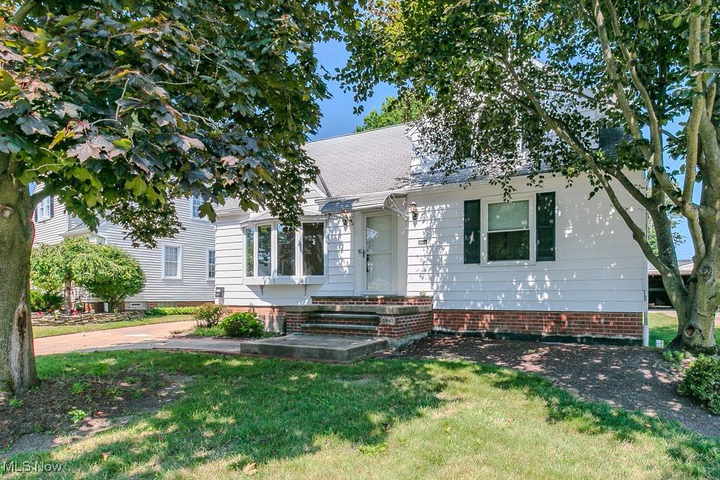 Mayfield Heights, OH 44124,5843 Circle DR
