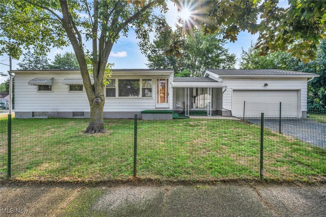 Akron, OH 44314,860 Sutherland AVE