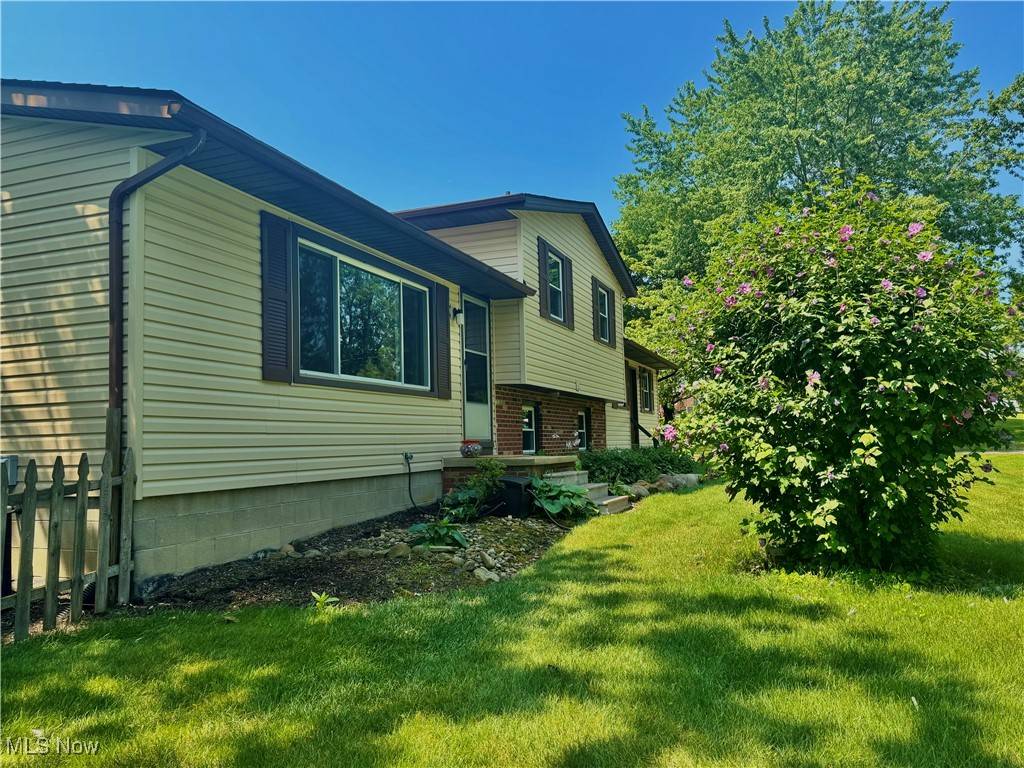 Mantua, OH 44255,2694 Frost RD