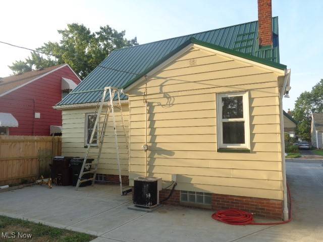 Parma, OH 44129,8318 Pinegrove AVE