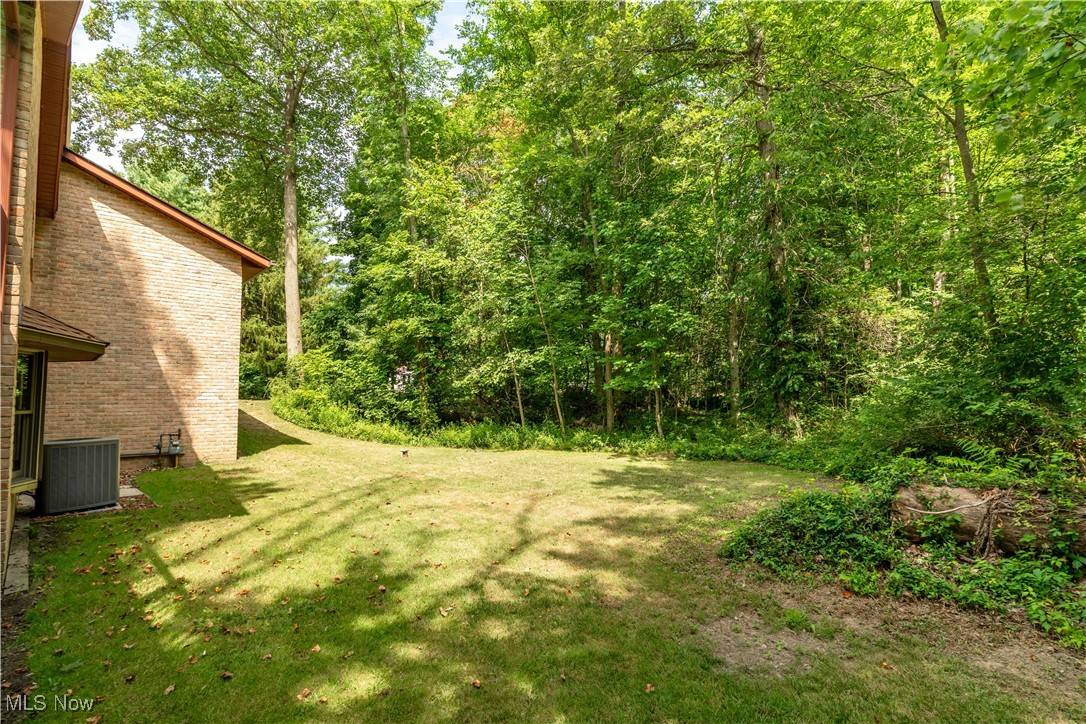 Canton, OH 44721,7248 Woodcrest AVE NE