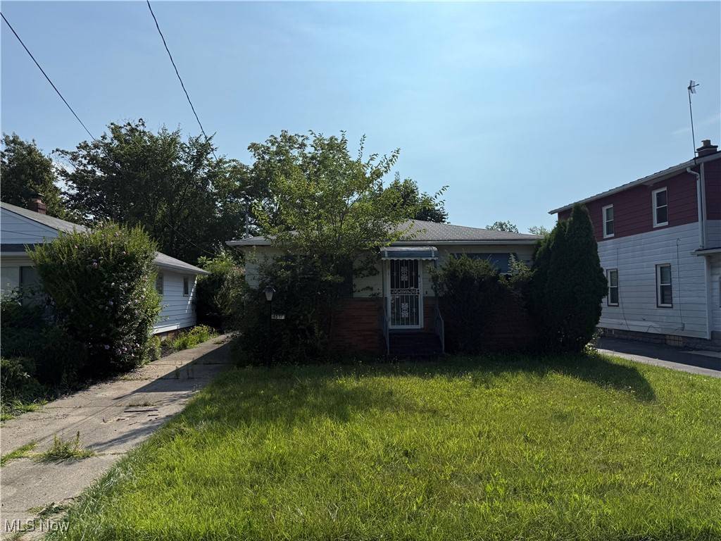 Cleveland, OH 44128,4581 E 174
