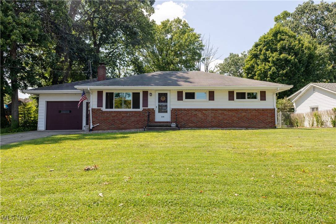 Austintown, OH 44515,258 S Navarre AVE