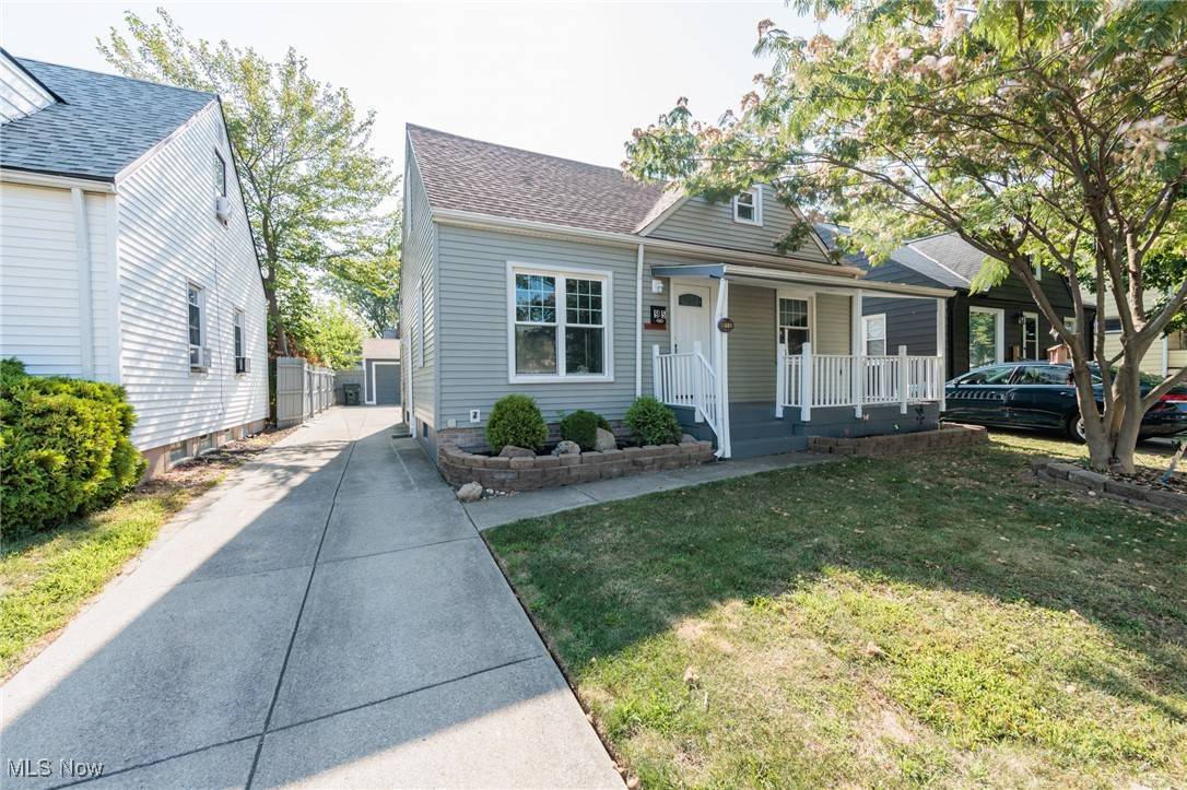Euclid, OH 44123,915 E 224 ST