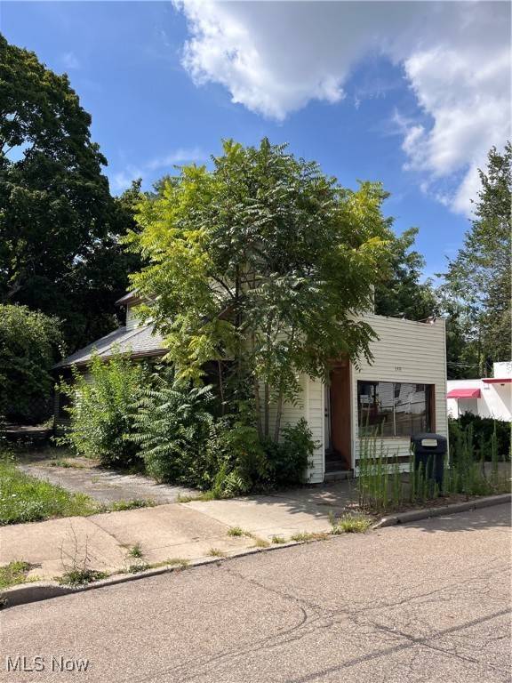 Akron, OH 44310,868 N Main ST