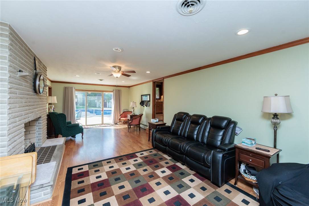 Lorain, OH 44053,5871 Cottonwood DR