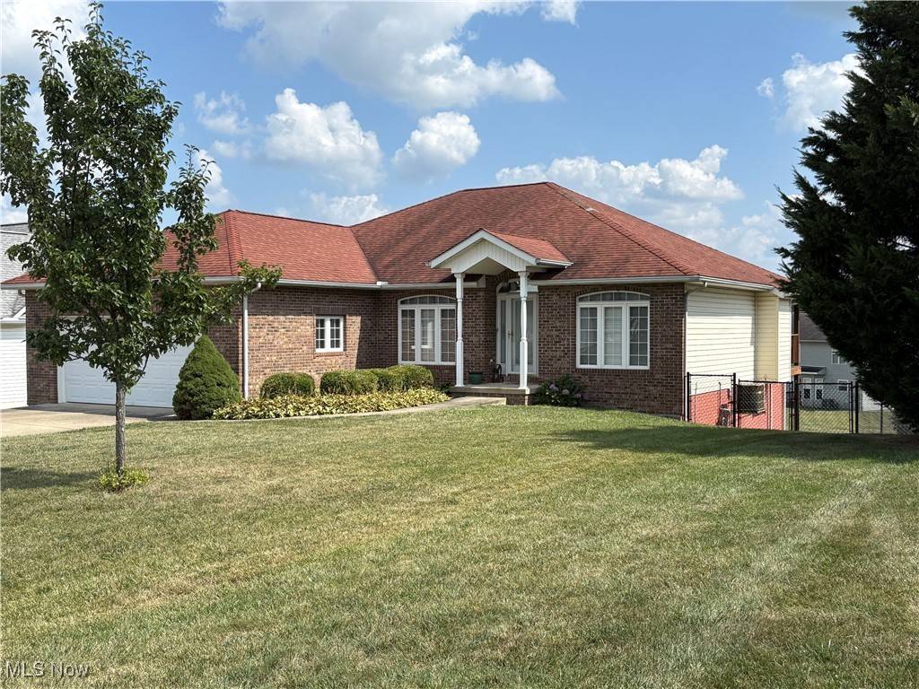 St Clairsville, OH 43950,46371 Country Lake DR