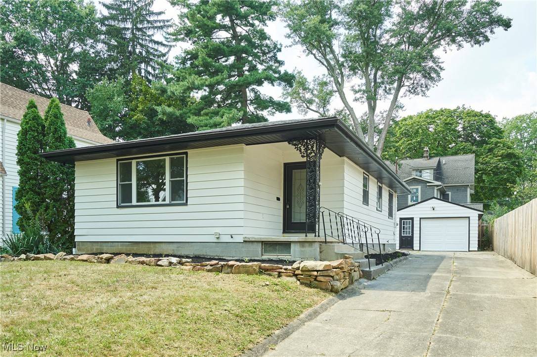 Akron, OH 44320,476 Orlando AVE
