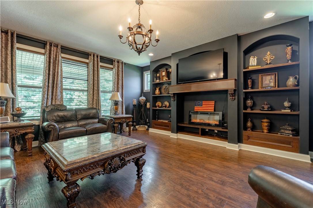 Canton, OH 44718,4555 Millheim CIR NW