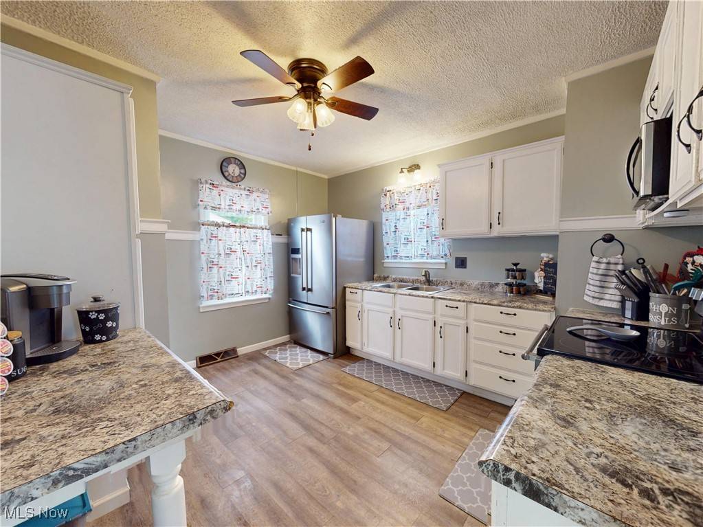 Eastlake, OH 44095,34078 Roberts RD
