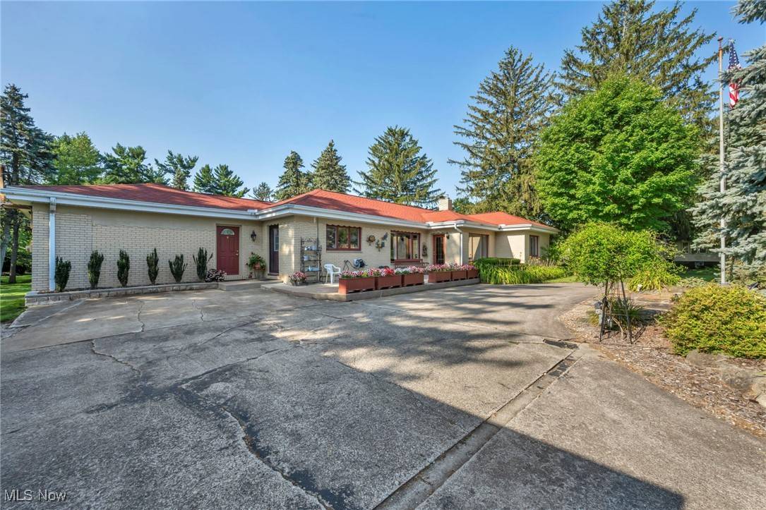 North Olmsted, OH 44070,25915 Kennedy Ridge RD