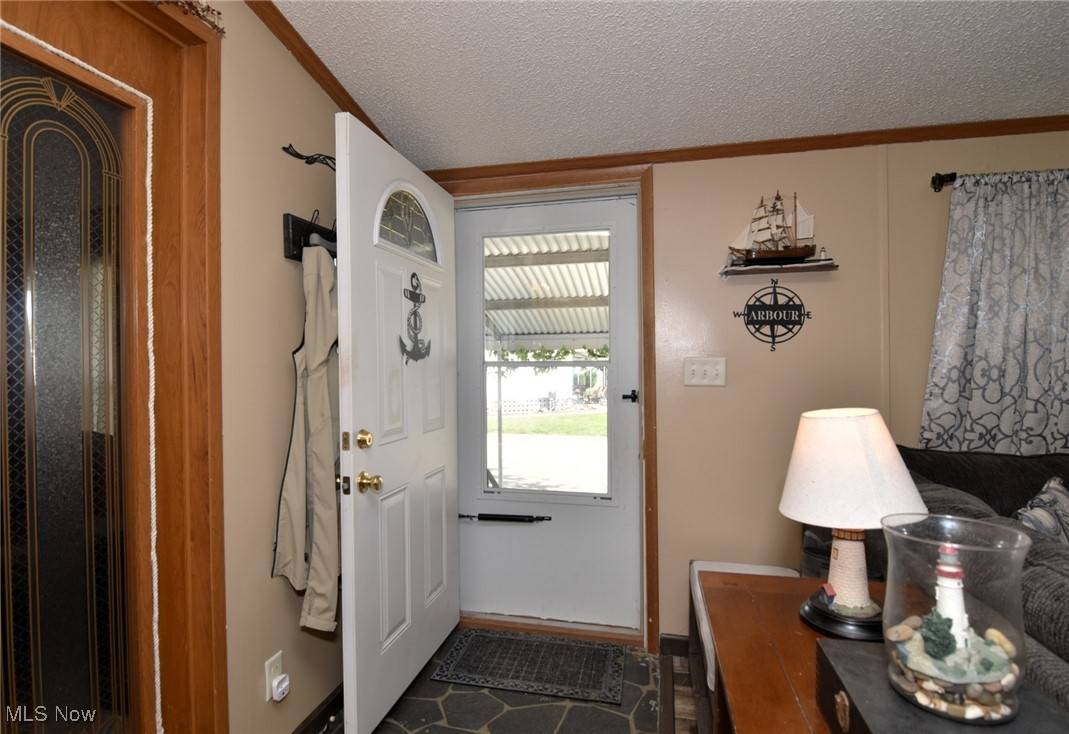 Elyria, OH 44035,212 Gull DR