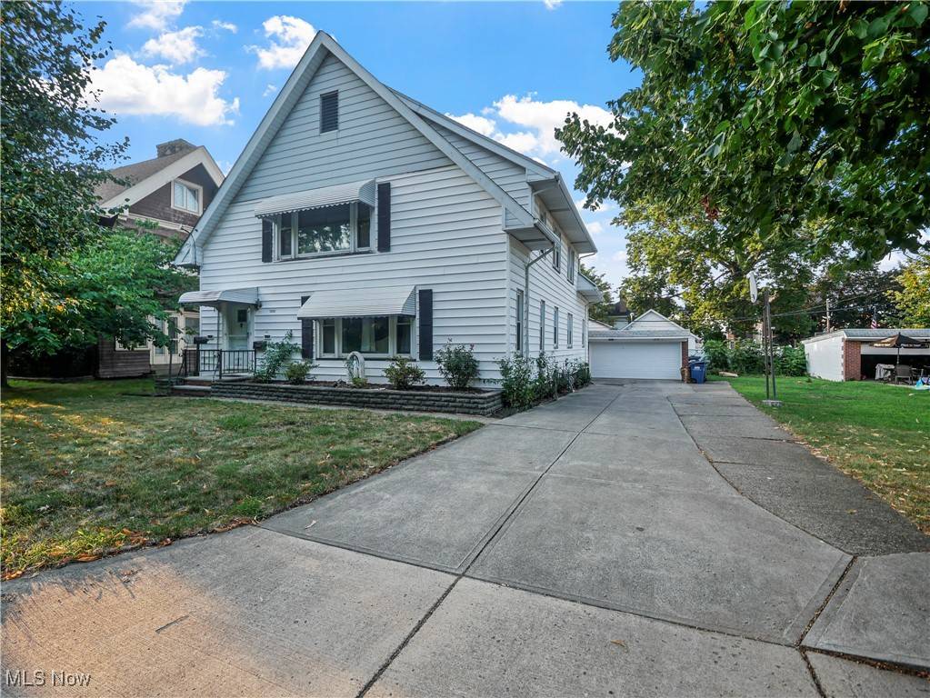 Lakewood, OH 44107,13532 Elbur LN