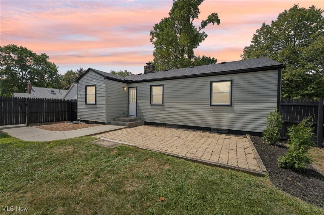 Canfield, OH 44406,459 Holly ST