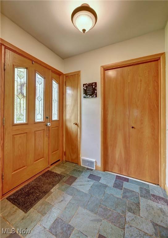 Newcomerstown, OH 43832,152 Scott DR