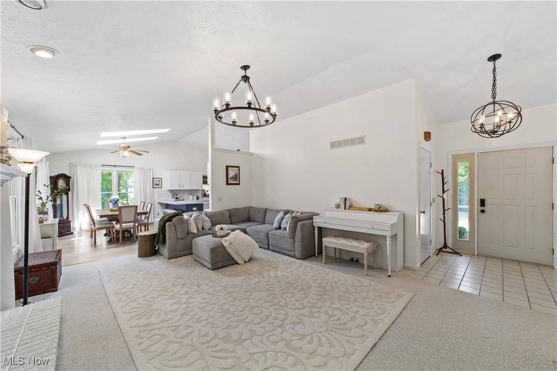 Chagrin Falls, OH 44023,18122 Haskins RD