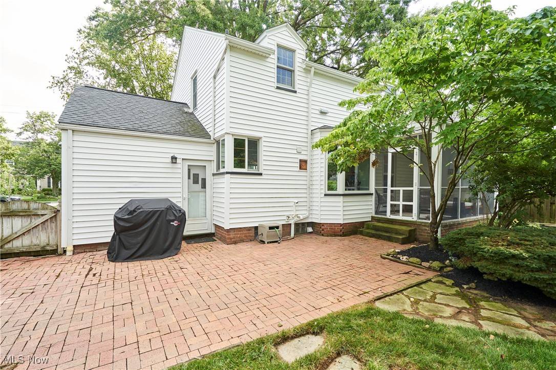 Rocky River, OH 44116,2938 Lakeview AVE