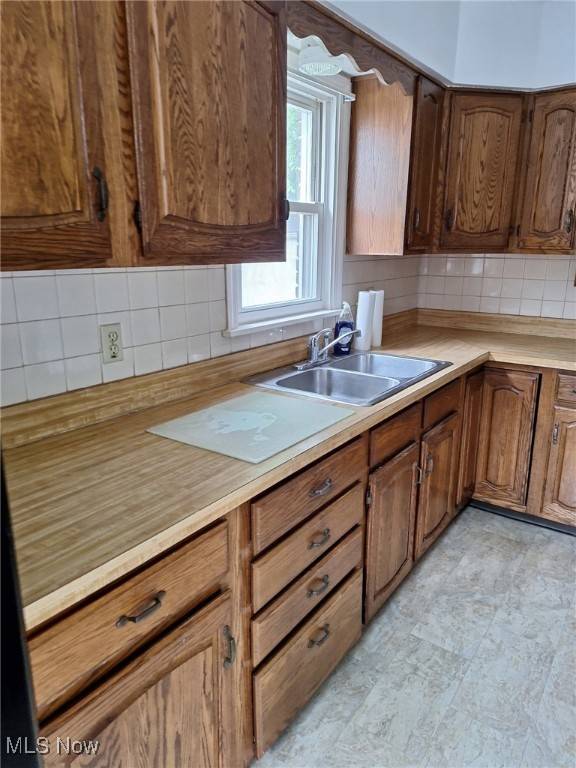 Barberton, OH 44203,327 Robinson AVE
