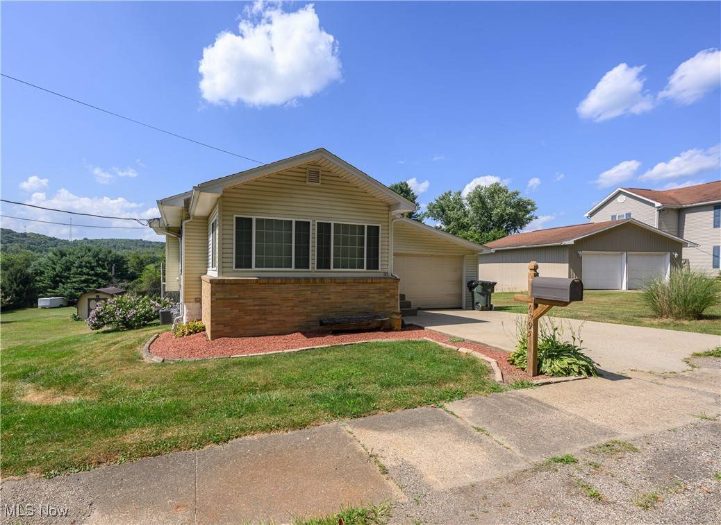 Uhrichsville, OH 44683,4995 Maple Grove RD SE