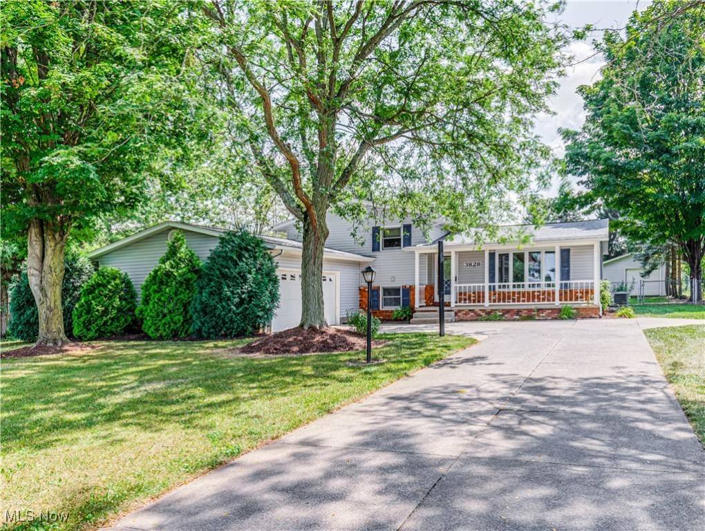 Uniontown, OH 44685,3828 Heartwood ST NW
