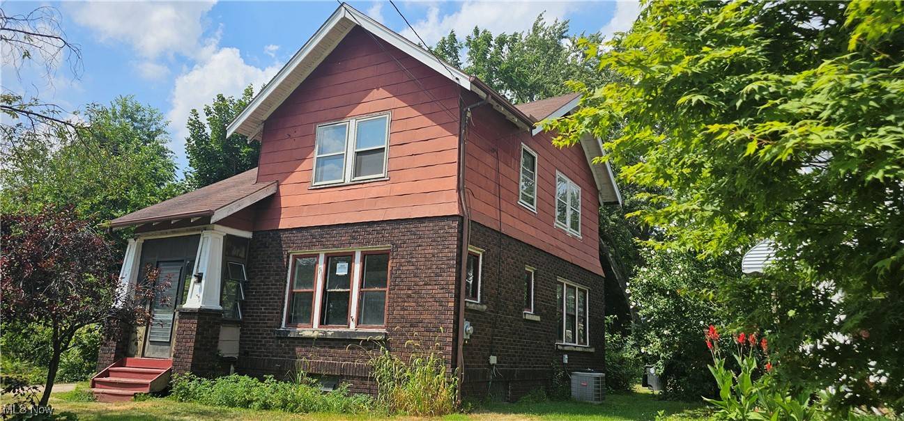 Akron, OH 44305,1483 Preston AVE