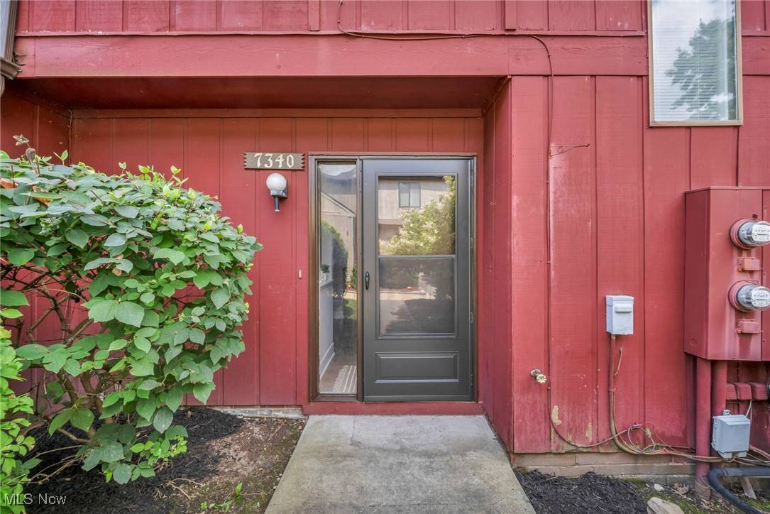 North Royalton, OH 44133,7340 Creekwood DR