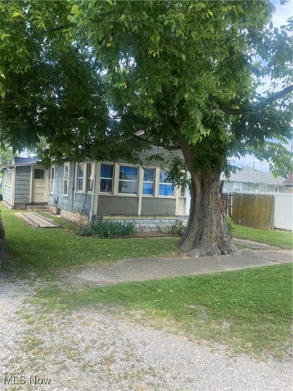 Williamstown, WV 26187,604 W 5th ST