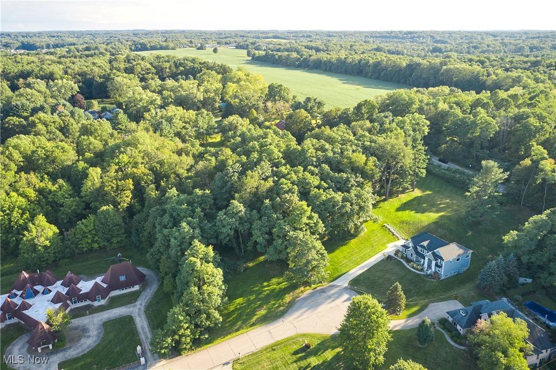 Akron, OH 44333,4872 Autumn Leaves DR