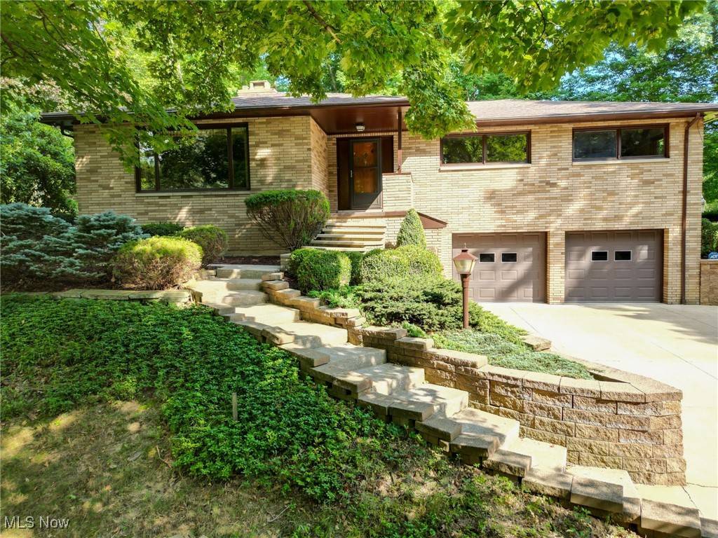 Akron, OH 44312,1341 Valley DR