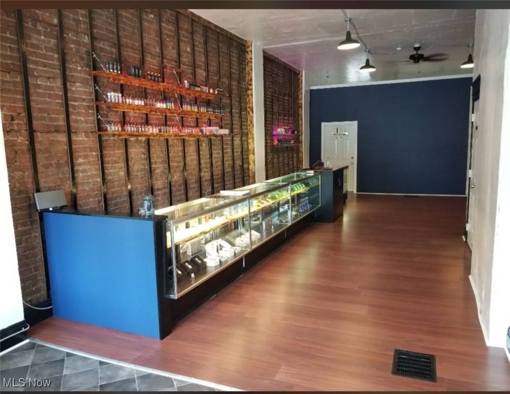 Cleveland, OH 44102,8621 Denison AVE