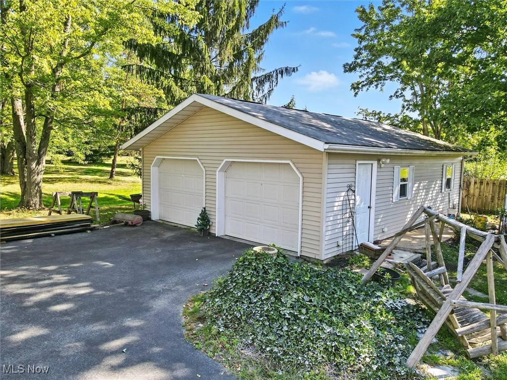 Thompson, OH 44086,15744 Rock Creek RD