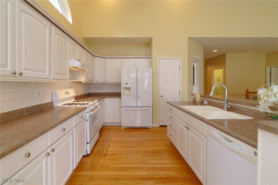Brunswick, OH 44212,5046 Forestland CT