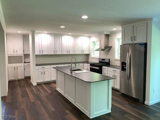 Painesville, OH 44077,960 Robinhood AVE