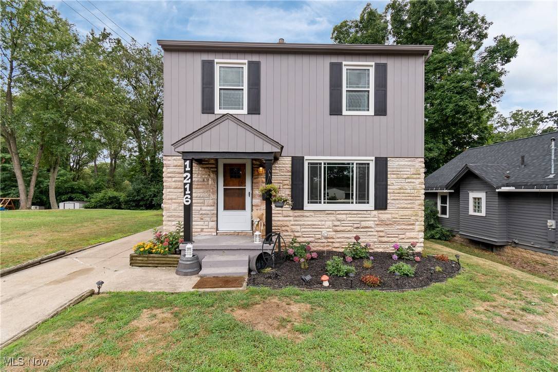 Akron, OH 44305,1216 Niagara AVE