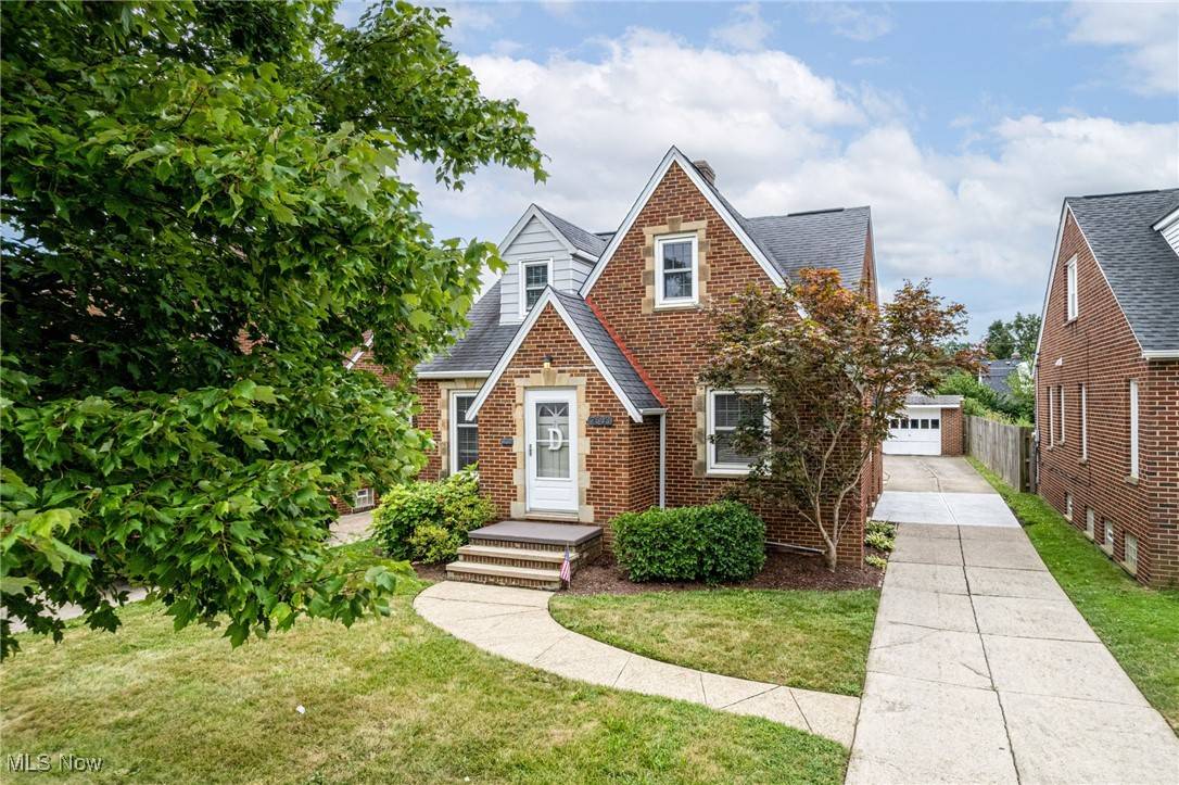 Parma, OH 44129,7503 Dartworth DR