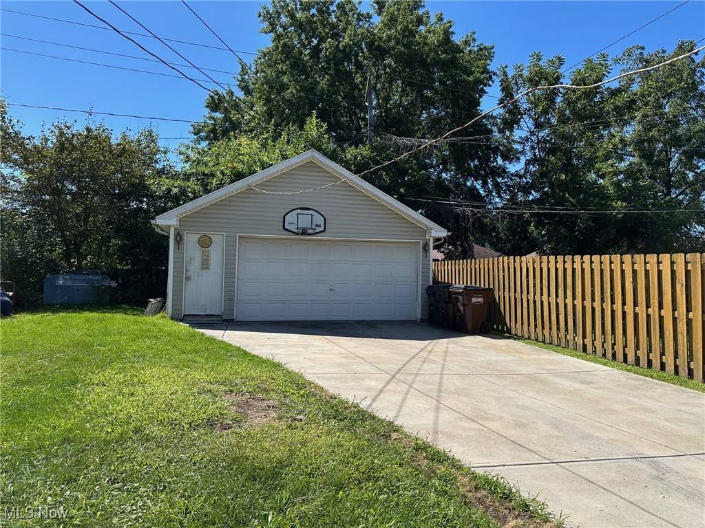 Parma, OH 44134,3107 Brookdale AVE