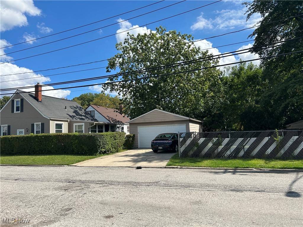 Warrensville Heights, OH 44122,19102 Ridgewood AVE