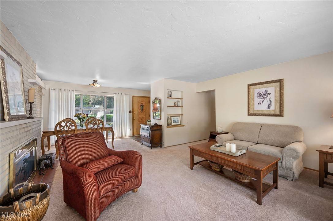 Westlake, OH 44145,23782 Cornwell DR