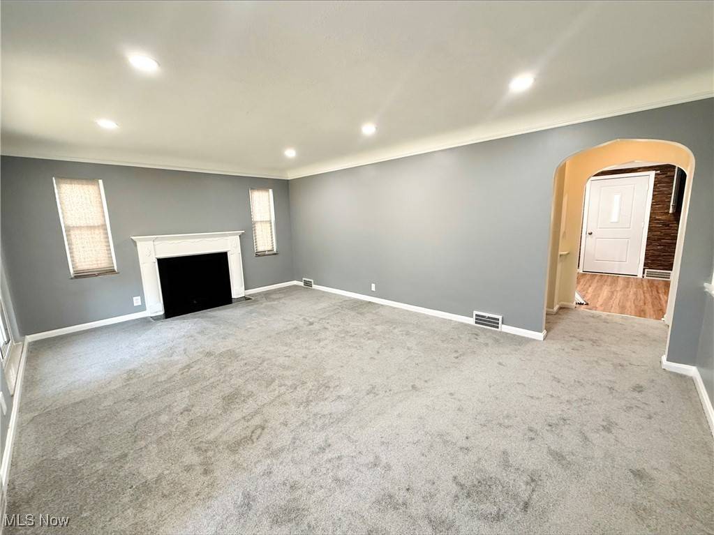 Euclid, OH 44123,315 E 232nd ST