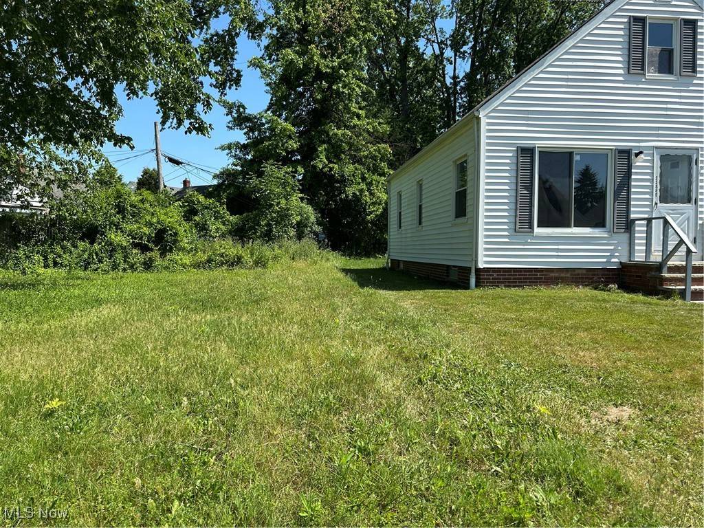 Euclid, OH 44123,23880 Hartland DR