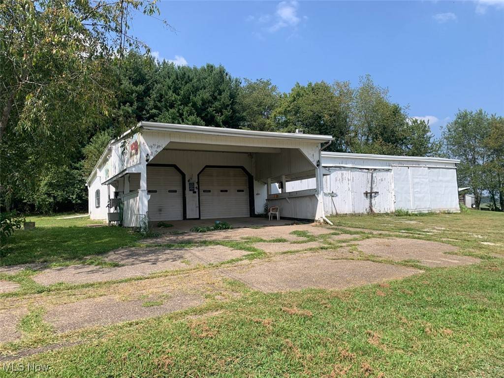 Paris, OH 44669,2260 Paris AVE SE